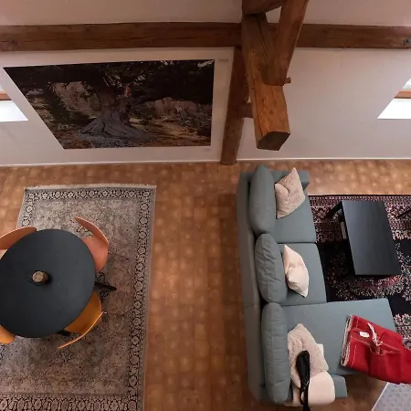 Stylish Sky-loft Pucking